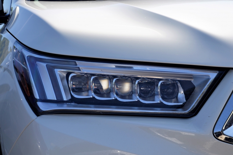 automobile-COARAZE-min_acura-headlamp-2834131